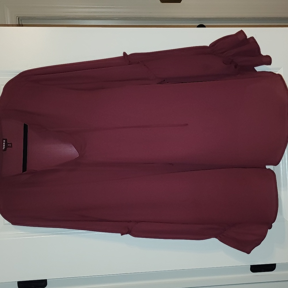 TORRID 4XL Burgandy Blouse. Bell Sleeve